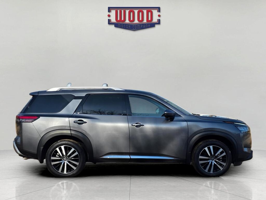 Used 2024 Nissan Pathfinder Platinum SUV
