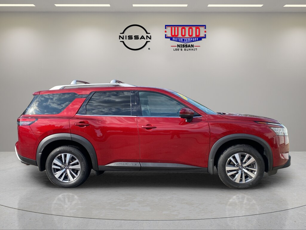 Used 2023 Nissan Pathfinder SL SUV