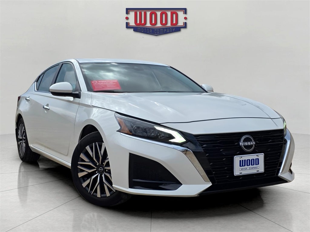 Used 2025 Nissan Altima 2.5 SV Sedan