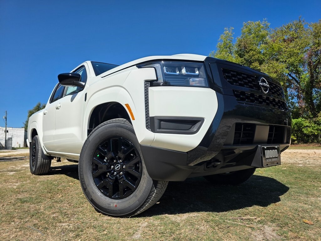 2026 Nissan Frontier SV photo 2