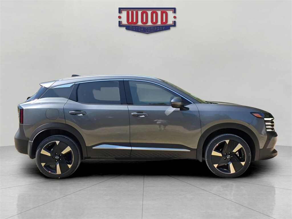 2025 Nissan Kicks SR photo 2