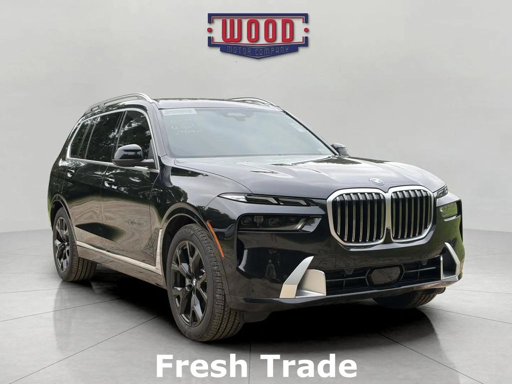 2023 BMW X7 xDrive40i's photo