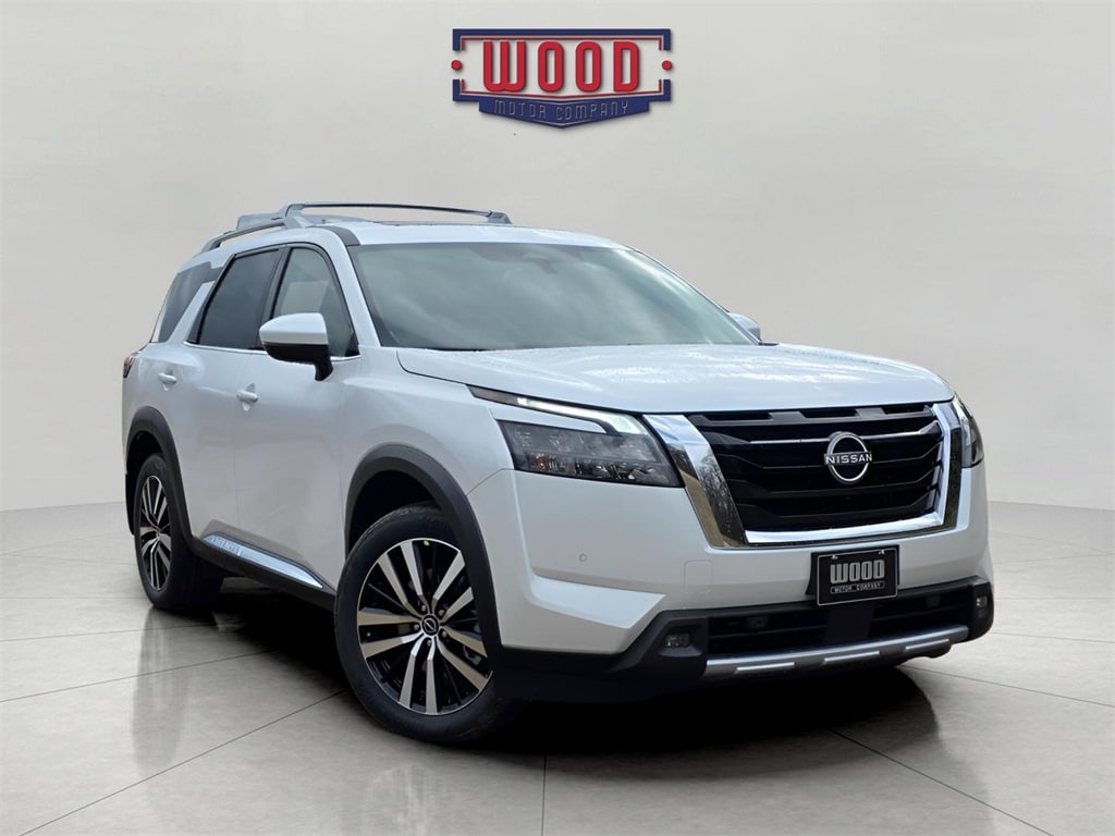 2025 Nissan Pathfinder Platinum's photo