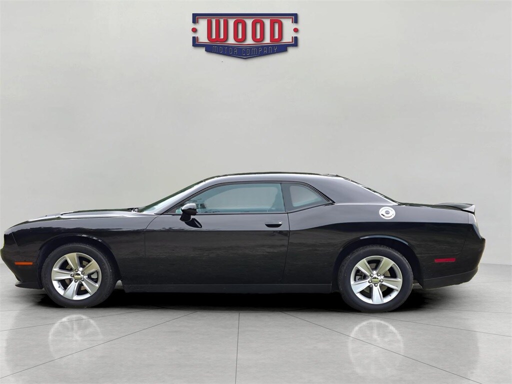 2023 Dodge Challenger SXT photo 4