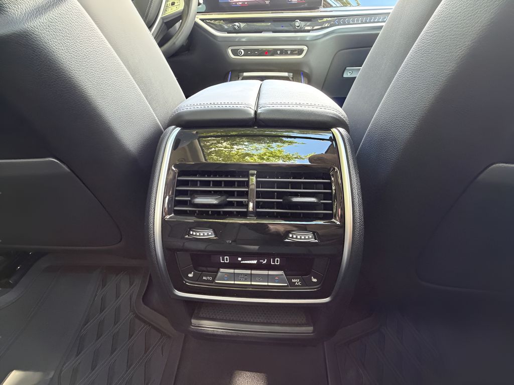 2023 BMW X7 40i - Photo 12