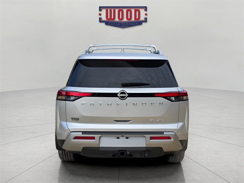 2025 Nissan Pathfinder SL photo 2