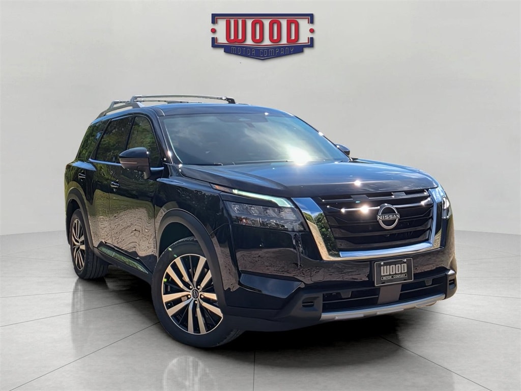 2025 Nissan Pathfinder Platinum's photo