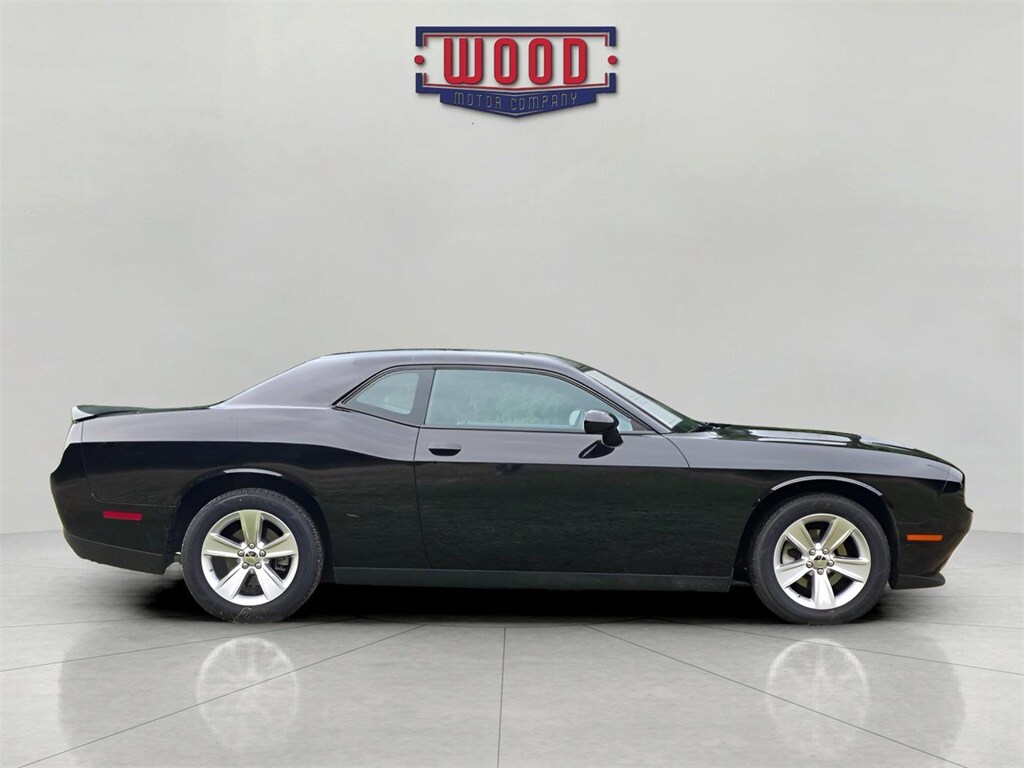 2023 Dodge Challenger SXT photo 2