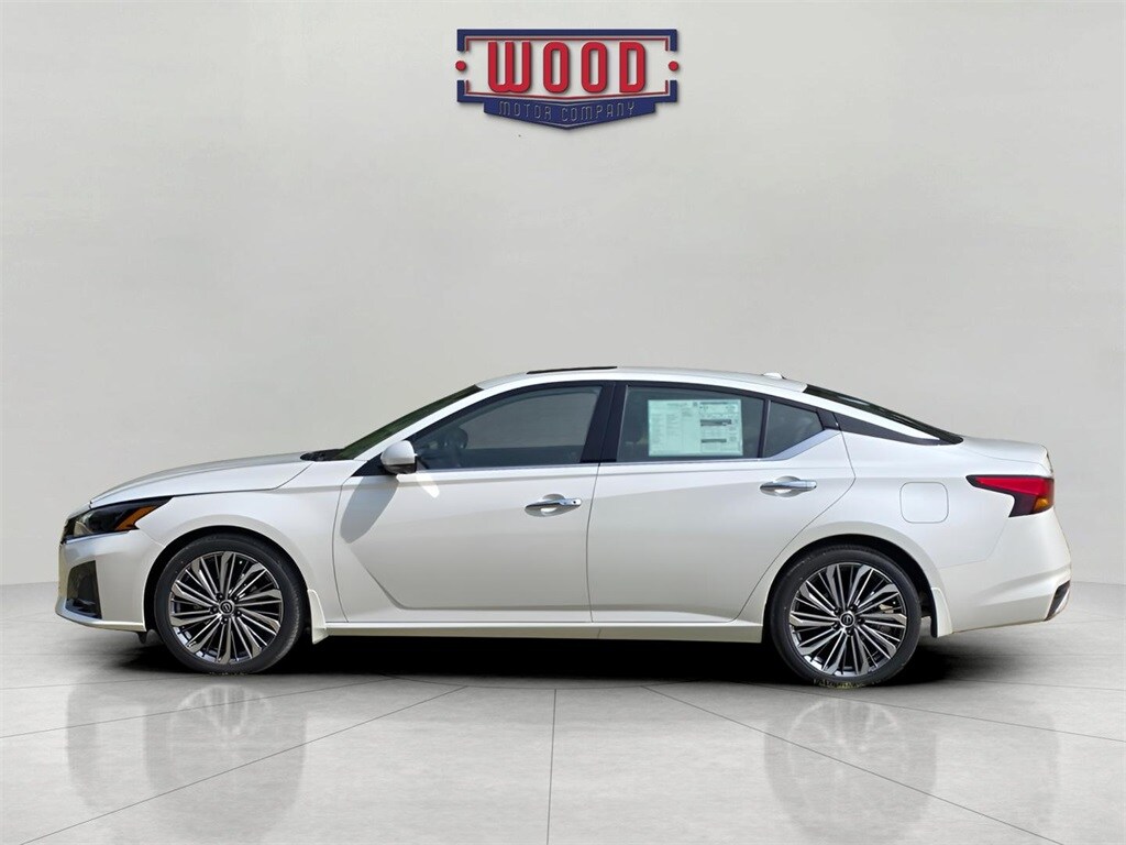 2025 Nissan Altima SL photo 4