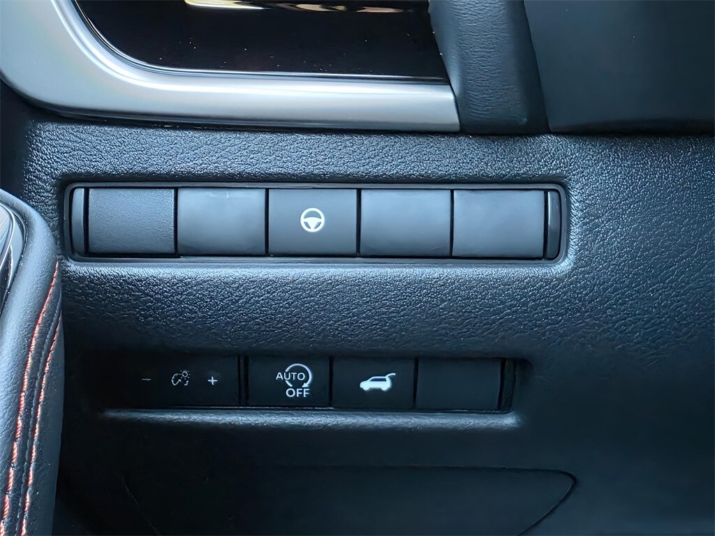 2026 Nissan Rogue SV photo 2