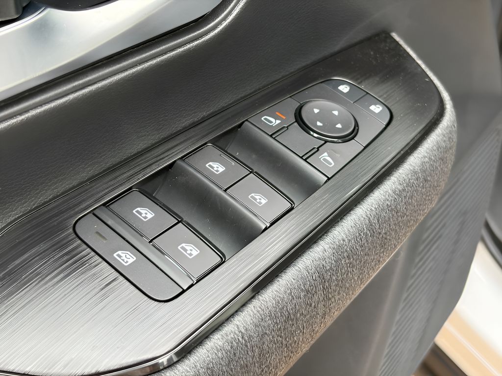 2026 Nissan KICKS SV - Photo 13