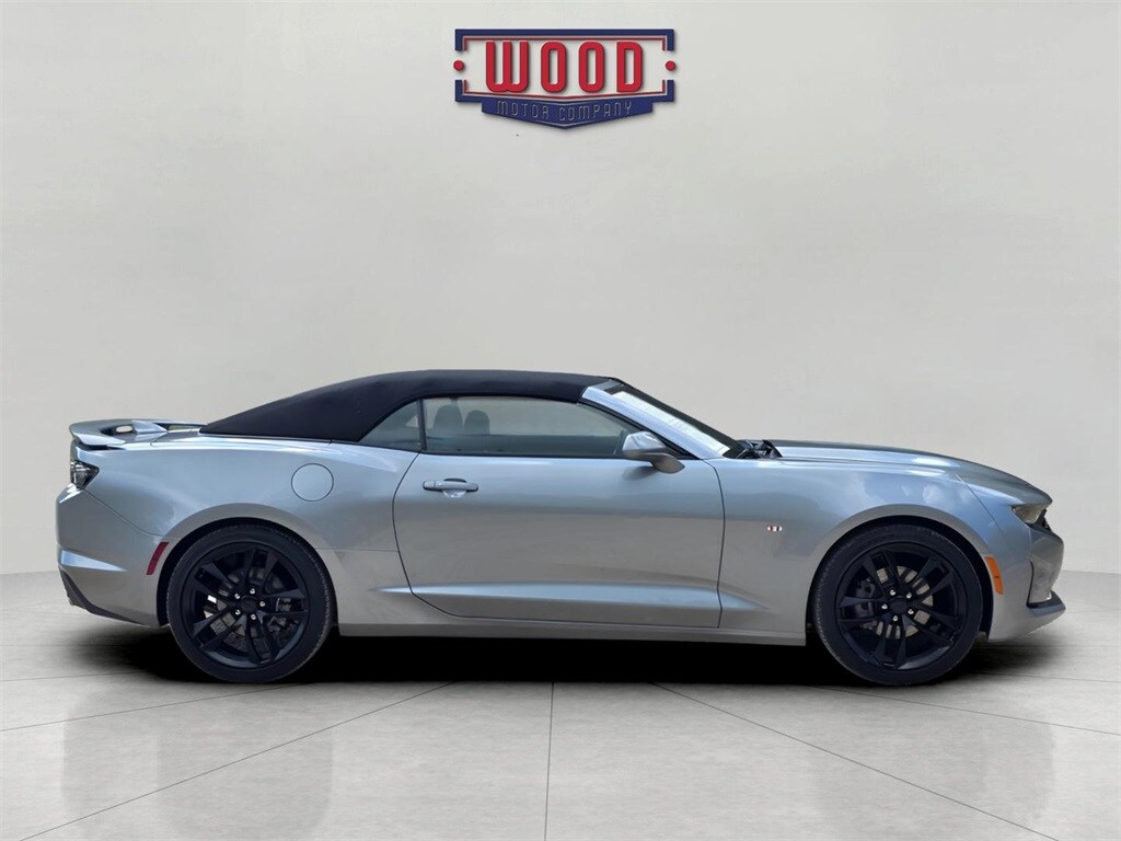 2024 Chevrolet Camaro 2LT photo 2