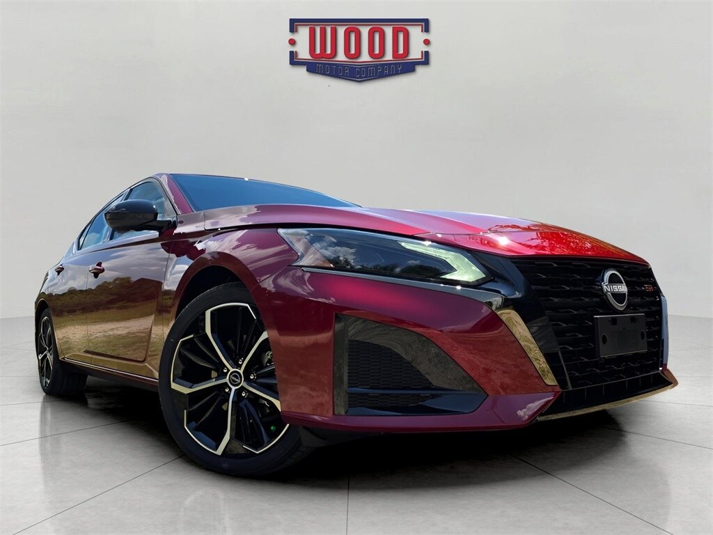 2025 Nissan Altima SR photo 4