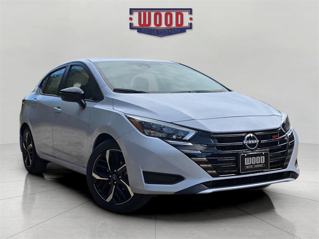 2025 Nissan Versa Sedan SR's photo