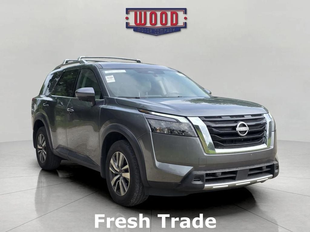2025 Nissan Pathfinder SL 4WD's photo