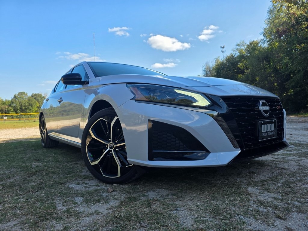 New 2025 Nissan Altima SR Sedan