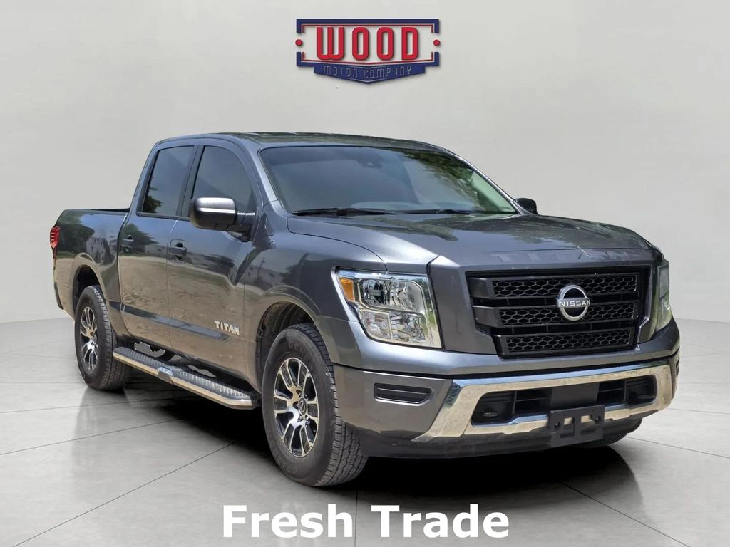 2023 Nissan Titan SV 4X4 Crew Cab's photo