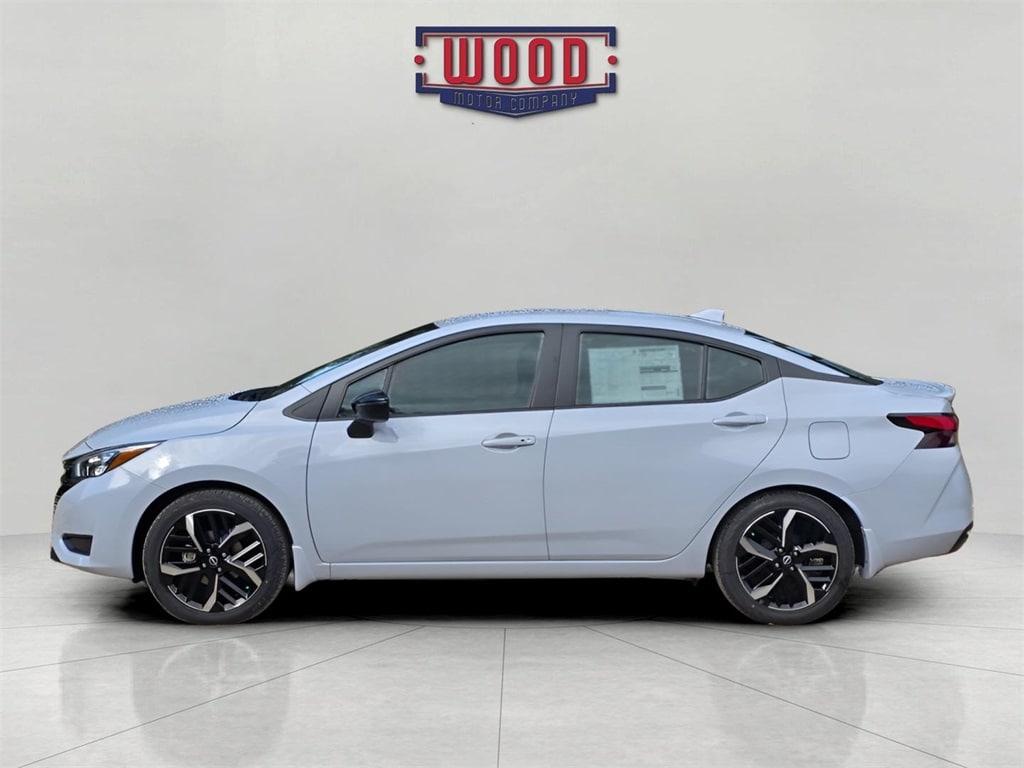 New 2025 Nissan Versa 1.6 SR Sedan