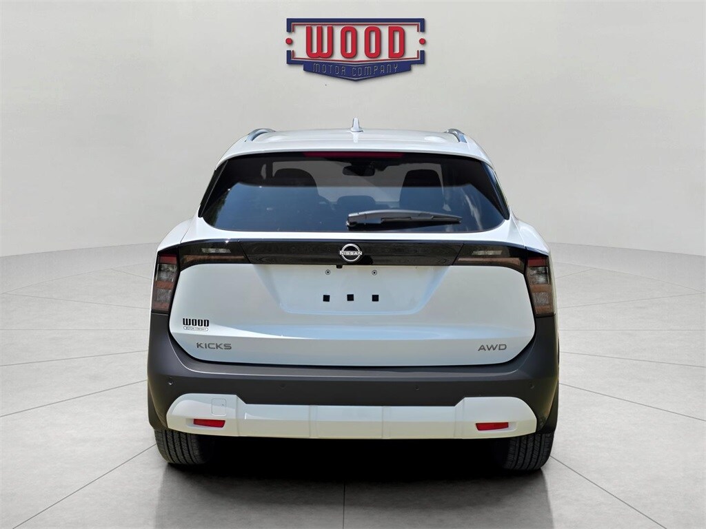 2025 Nissan Kicks SV photo 3