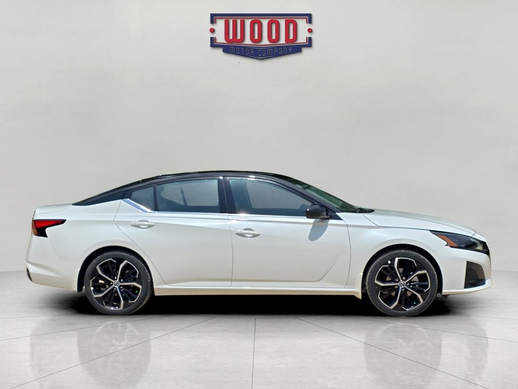 New 2026 Nissan Altima SR Sedan