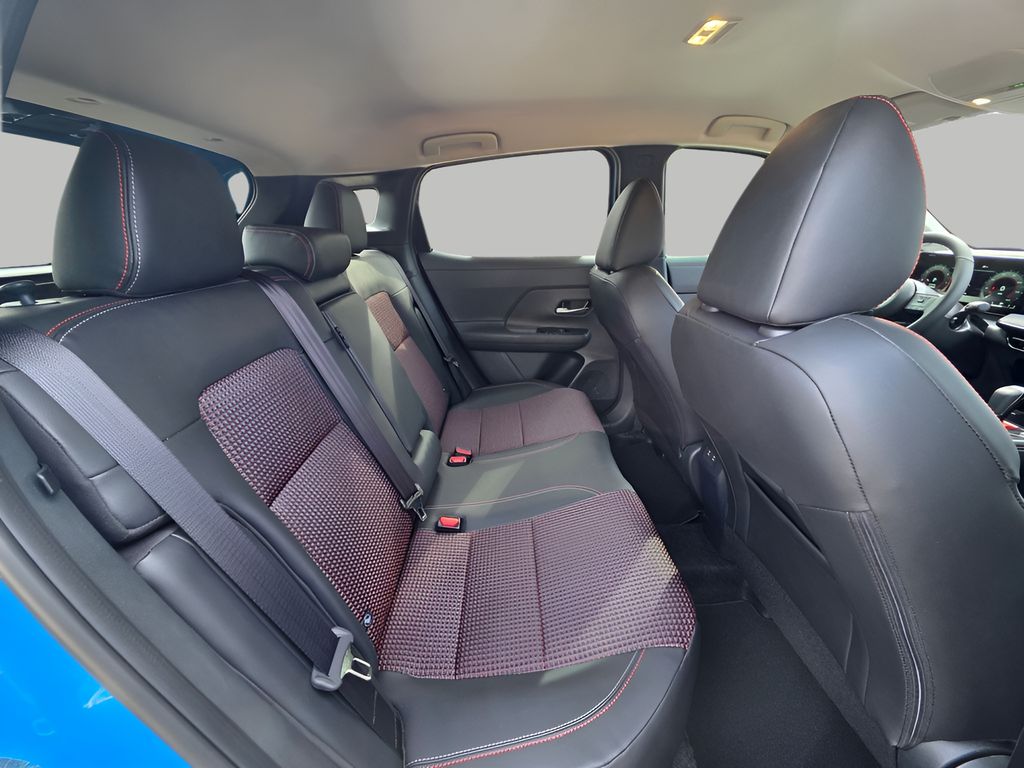 2026 Nissan KICKS SR - Photo 8