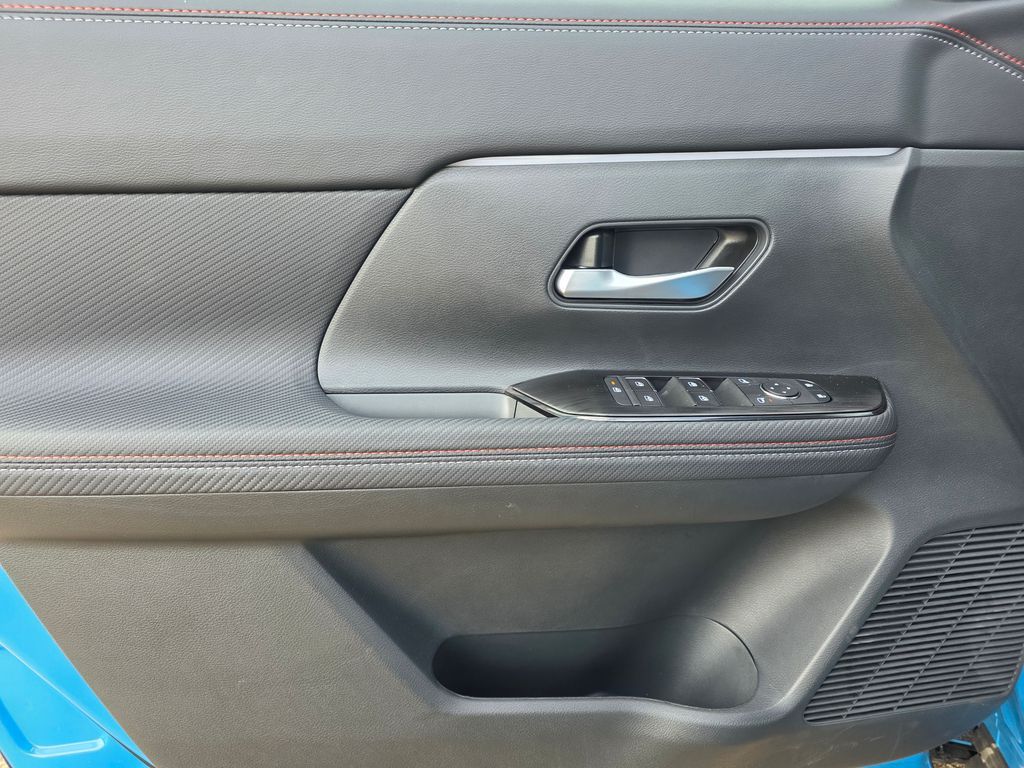 2026 Nissan KICKS SR - Photo 14