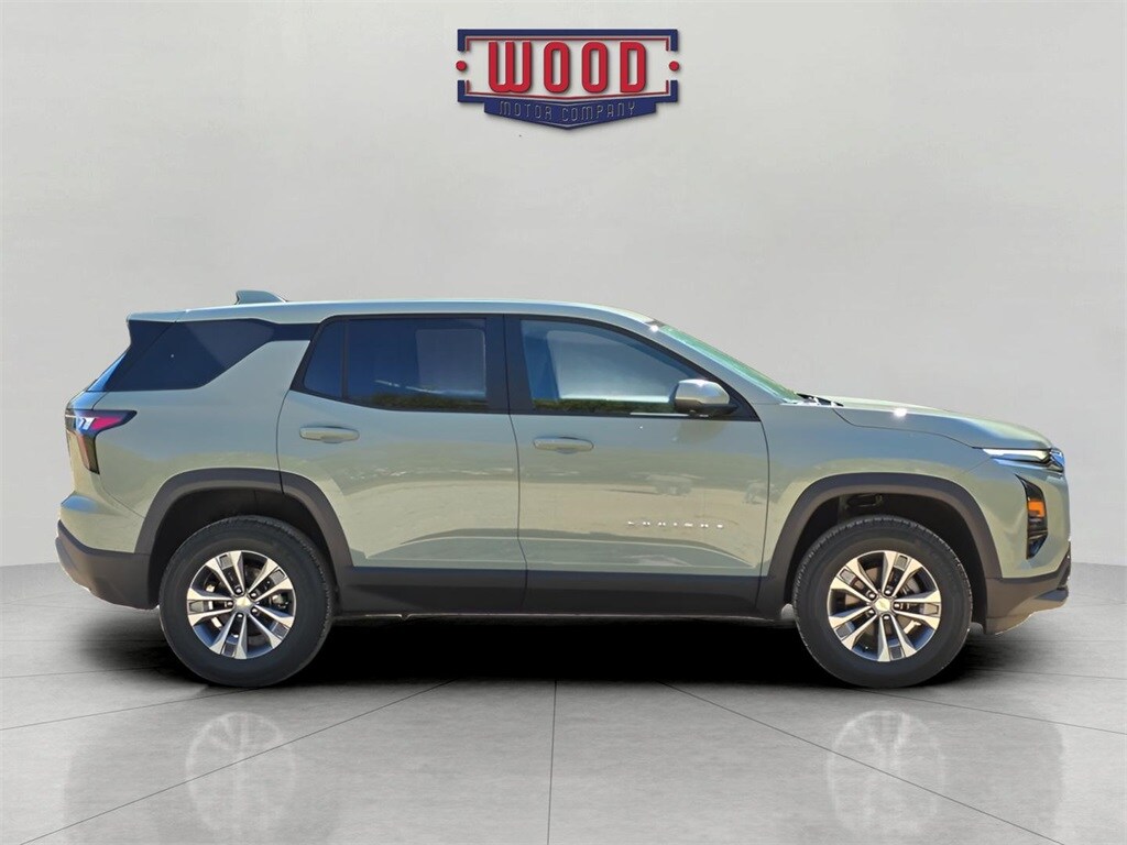 2026 Chevrolet Equinox LT photo 2