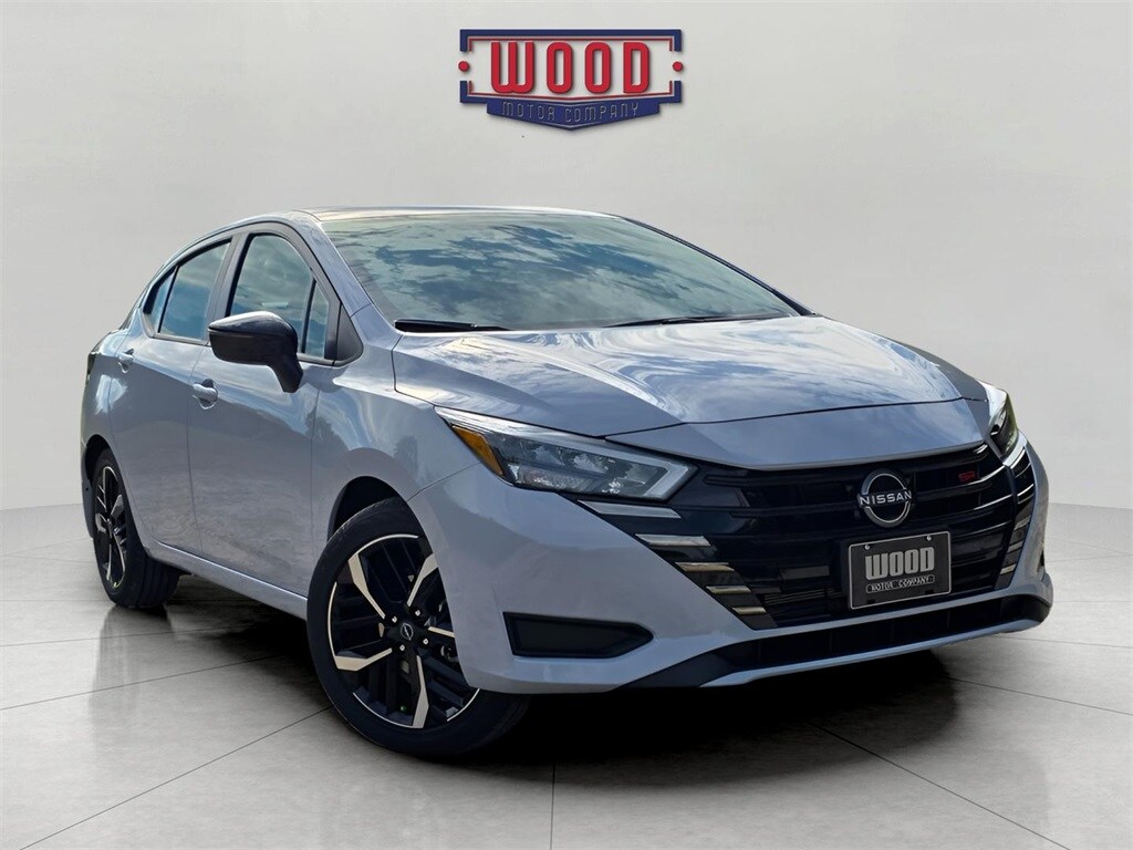 New 2025 Nissan Versa 1.6 SR Sedan