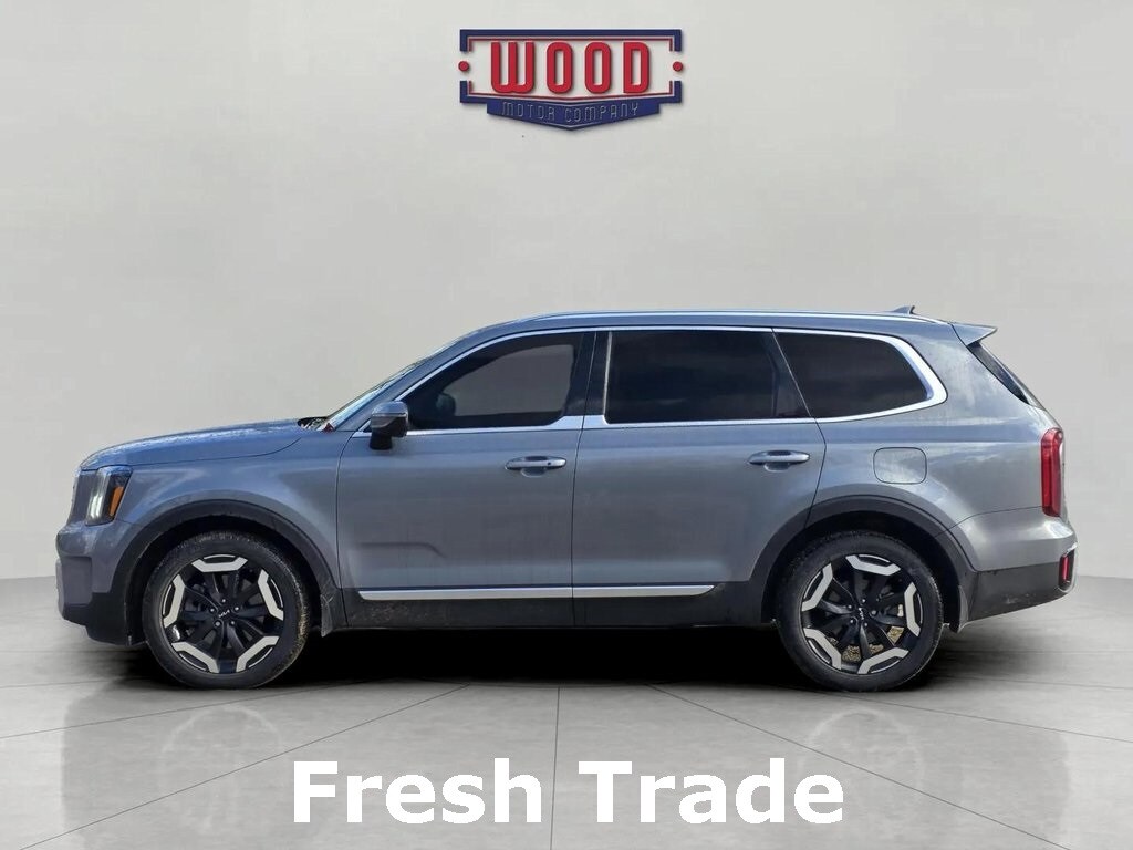 2023 Kia Telluride S photo 2