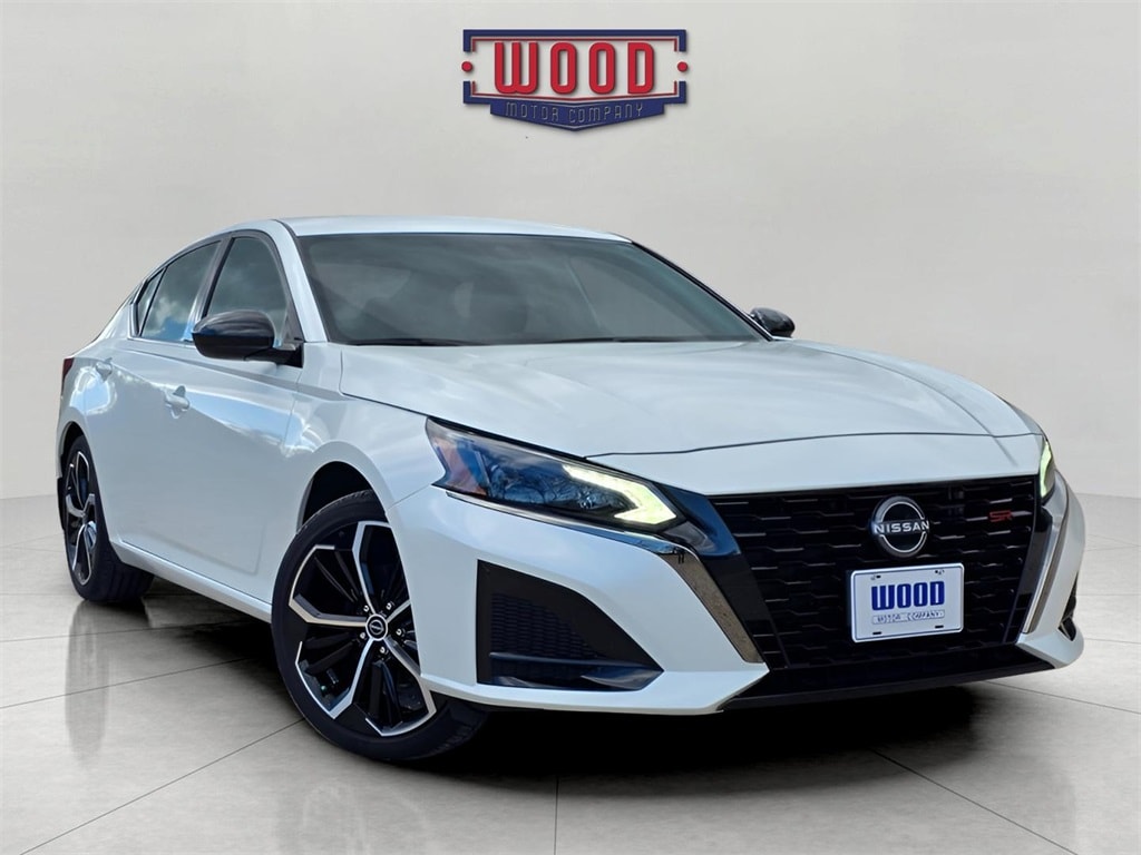 2025 Nissan Altima SR