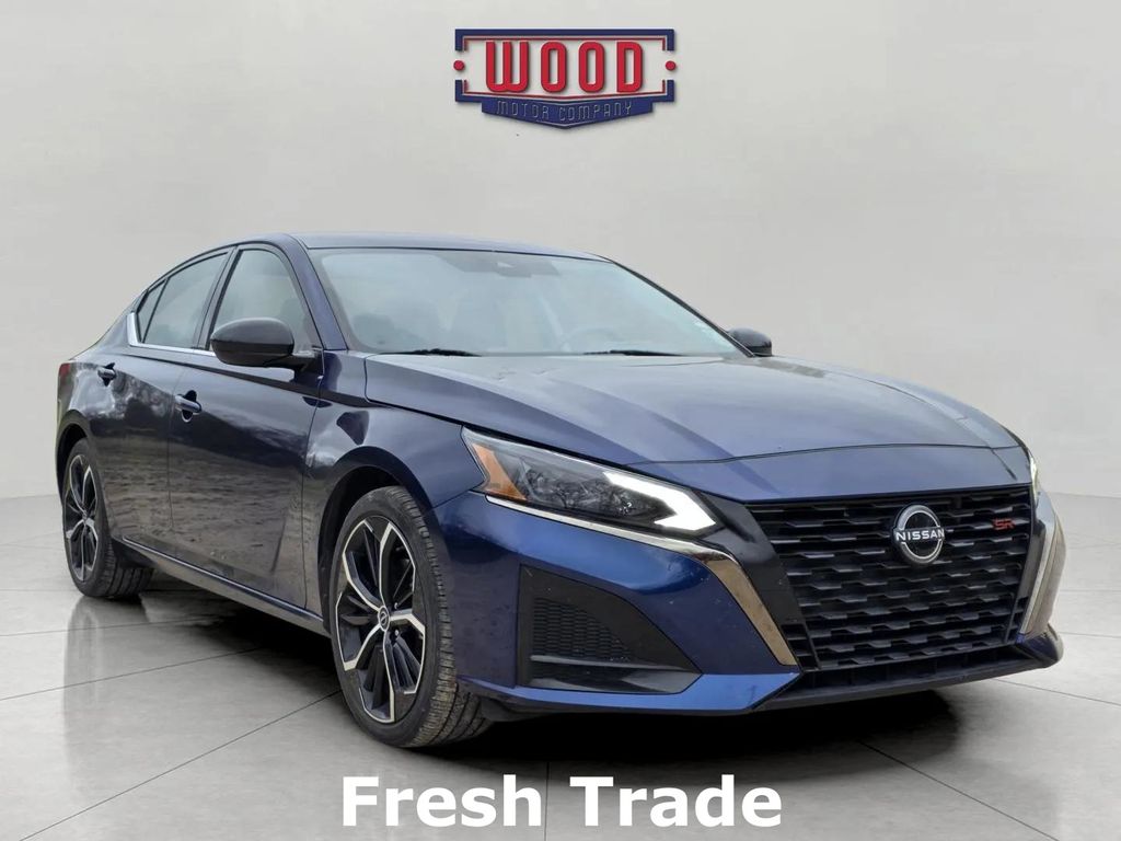 2024 Nissan Altima SR