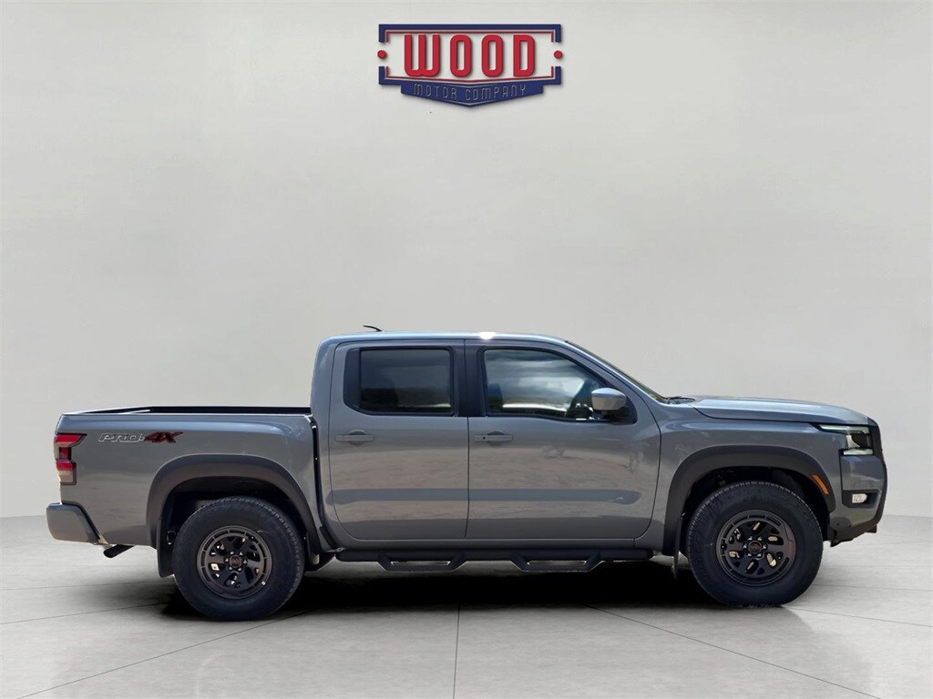 2026 Nissan Frontier PRO-4X photo 2