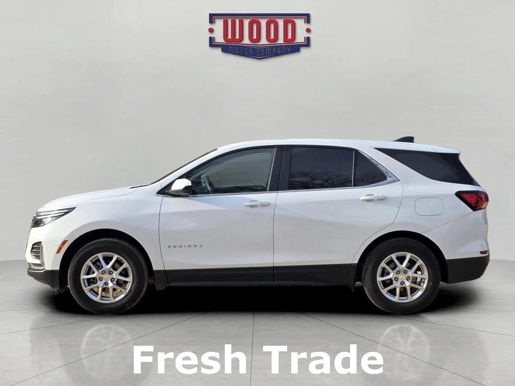 2024 Chevrolet Equinox LT photo 3