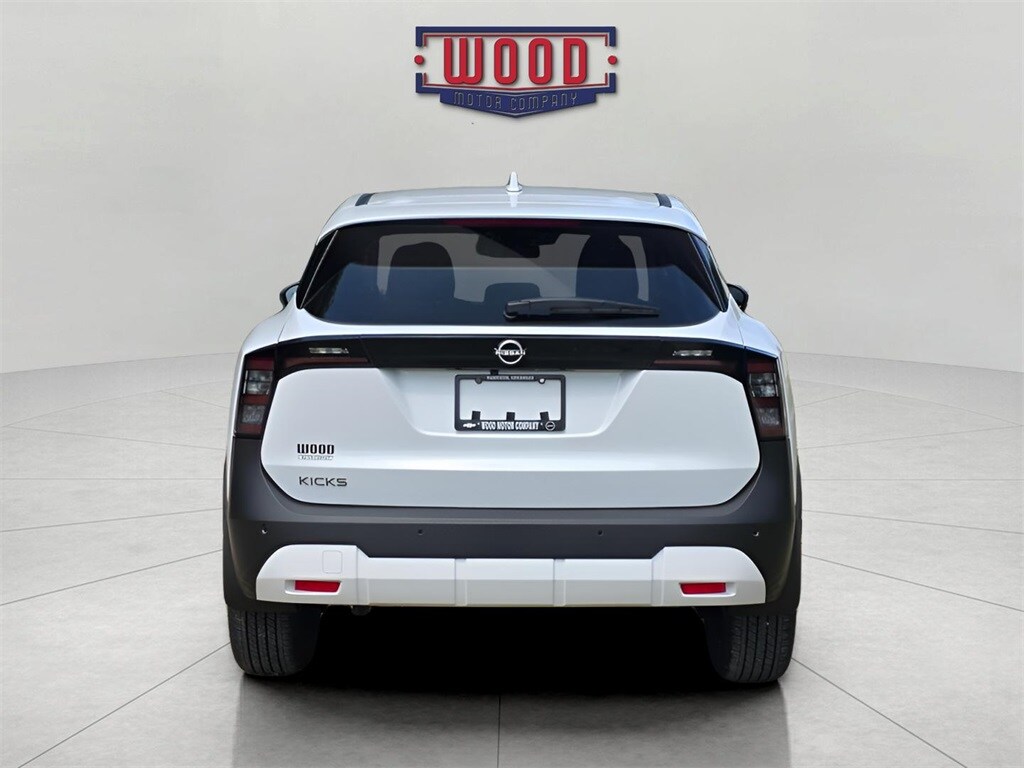 2025 Nissan Kicks SV photo 3