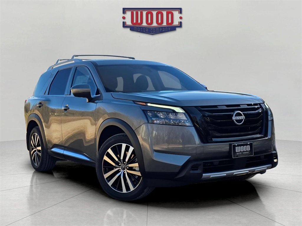 2025 Nissan Pathfinder Platinum's photo