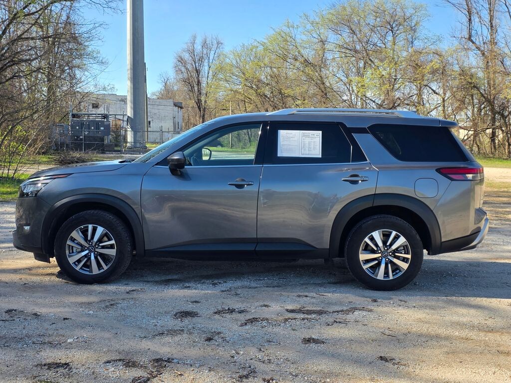Used 2025 Nissan Pathfinder SL SUV