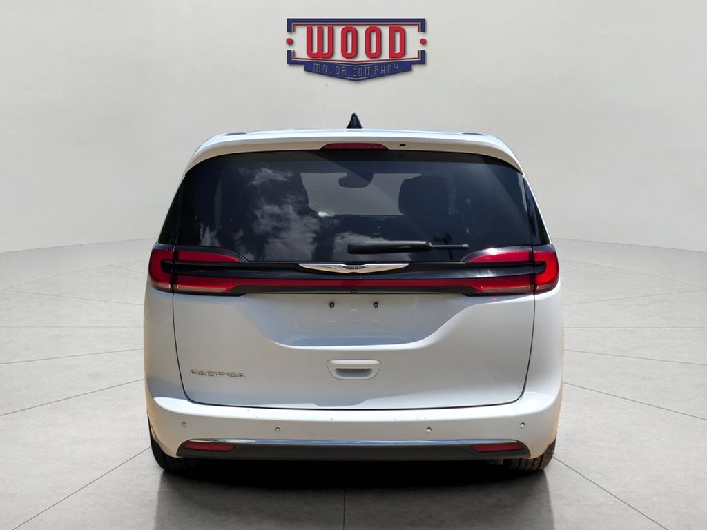 Used 2023 Chrysler Pacifica Touring L Minivan/Van