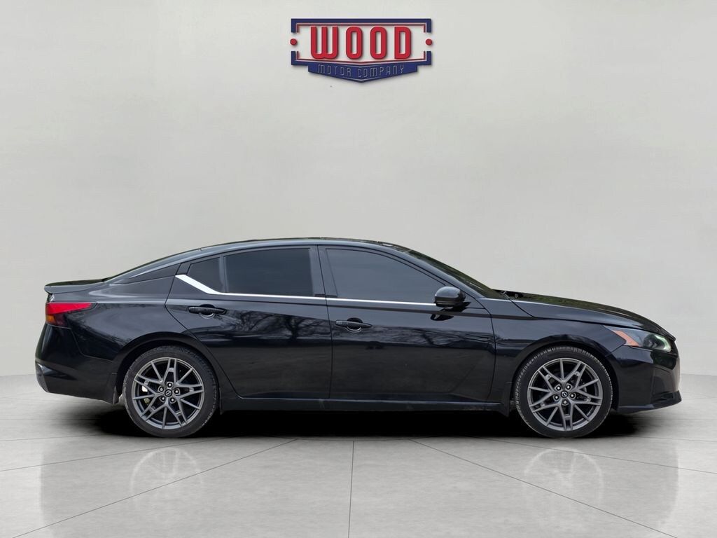 Used 2023 Nissan Altima 2.0 SR Sedan