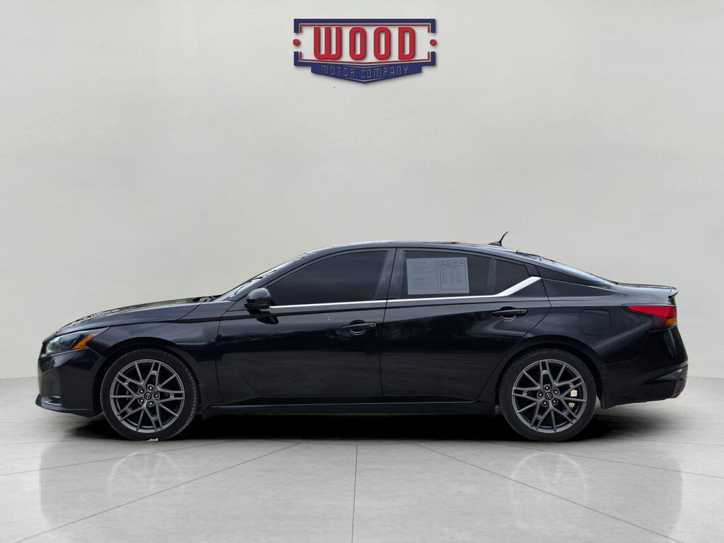 Used 2023 Nissan Altima 2.0 SR Sedan