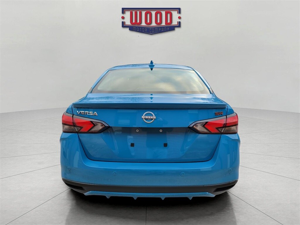 2025 Nissan Versa 1.6 SR photo 3