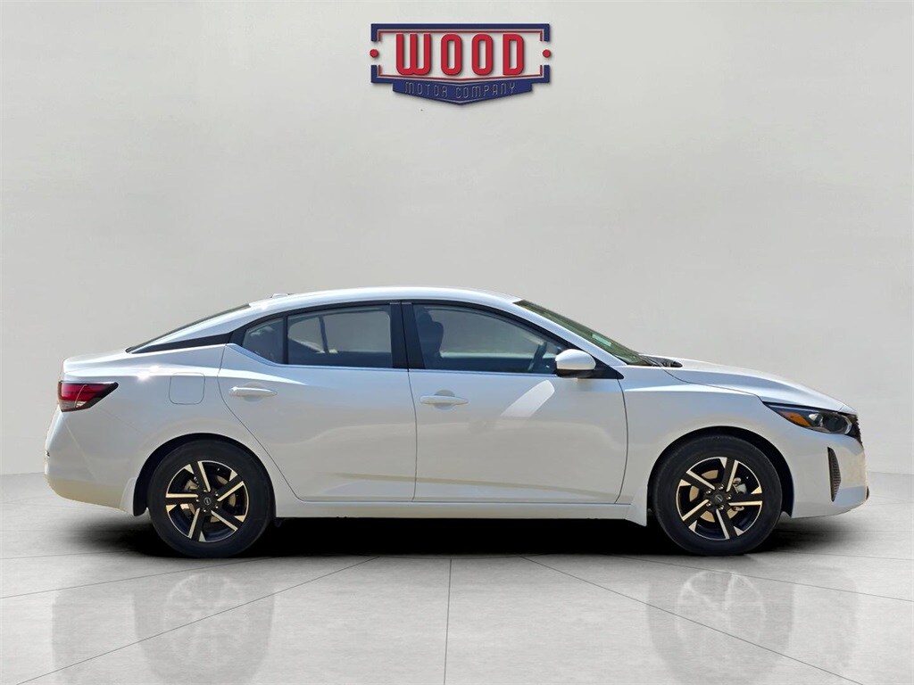 2025 Nissan Sentra SV photo 2