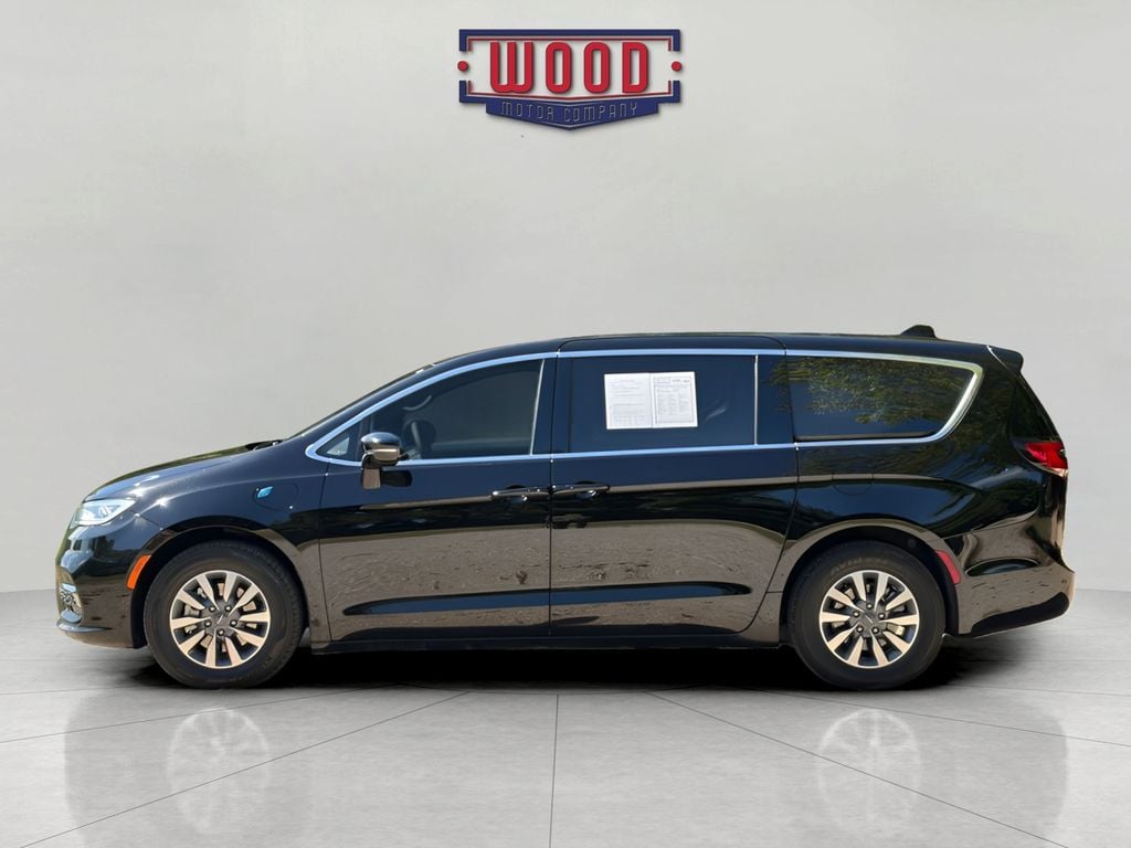 Used 2025 Chrysler Pacifica Hybrid Select Minivan/Van