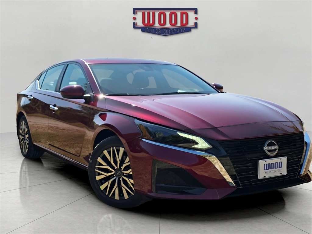 New 2025 Nissan Altima SV Sedan