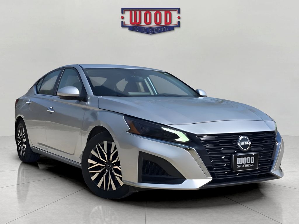 2024 Nissan Altima SV