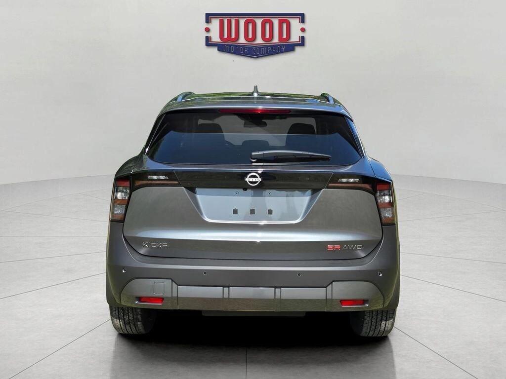 Used 2025 Nissan Kicks SR SUV