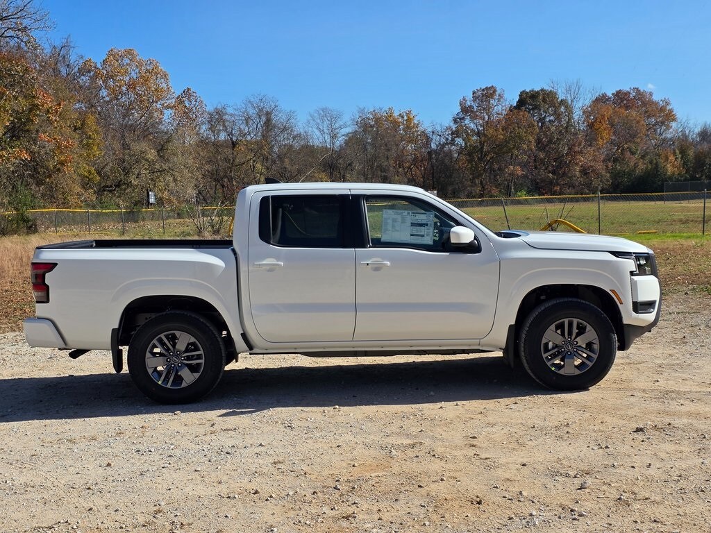 2026 Nissan Frontier SV photo 2
