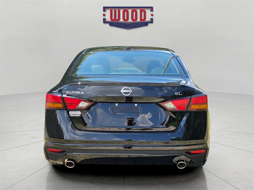 2025 Nissan Altima SL photo 3