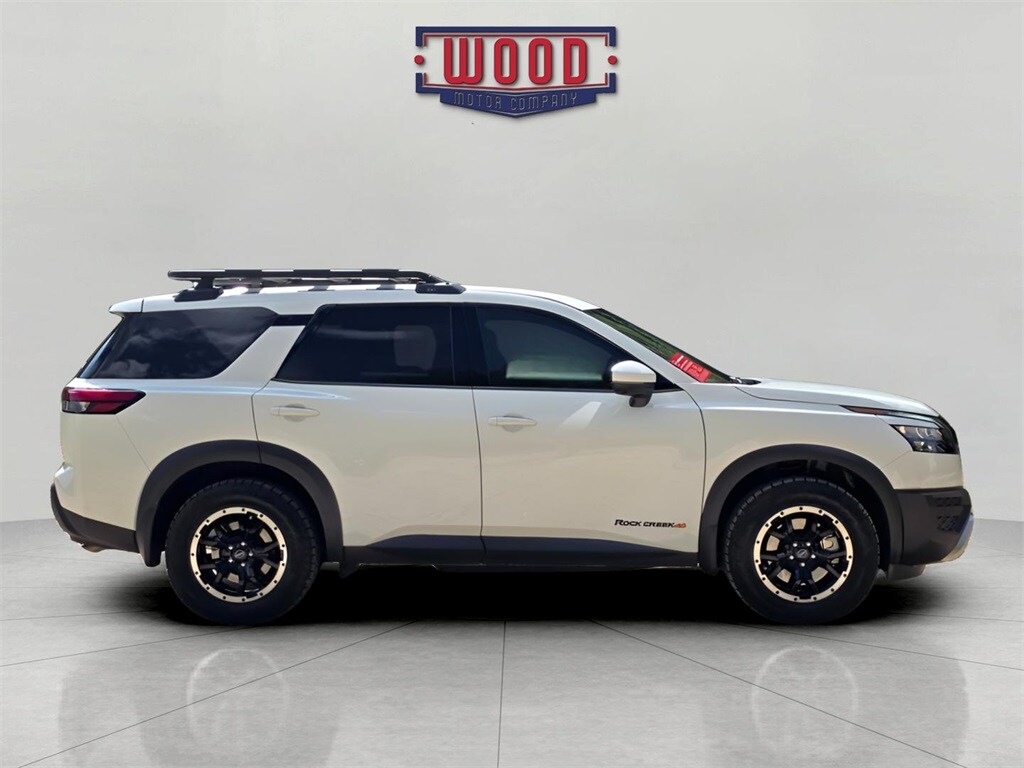 2025 Nissan Pathfinder Rock Creek photo 2