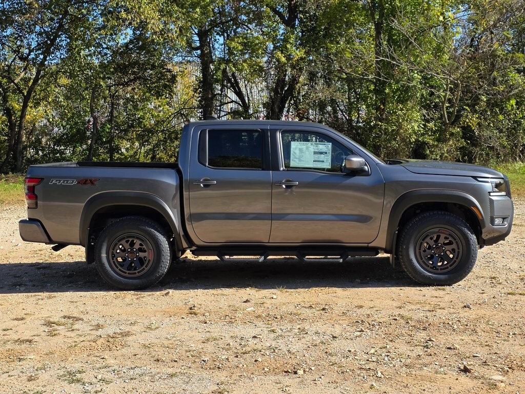 2026 Nissan Frontier PRO-4X photo 3