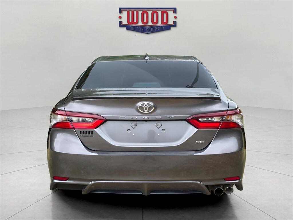2022 Toyota Camry SE photo 3